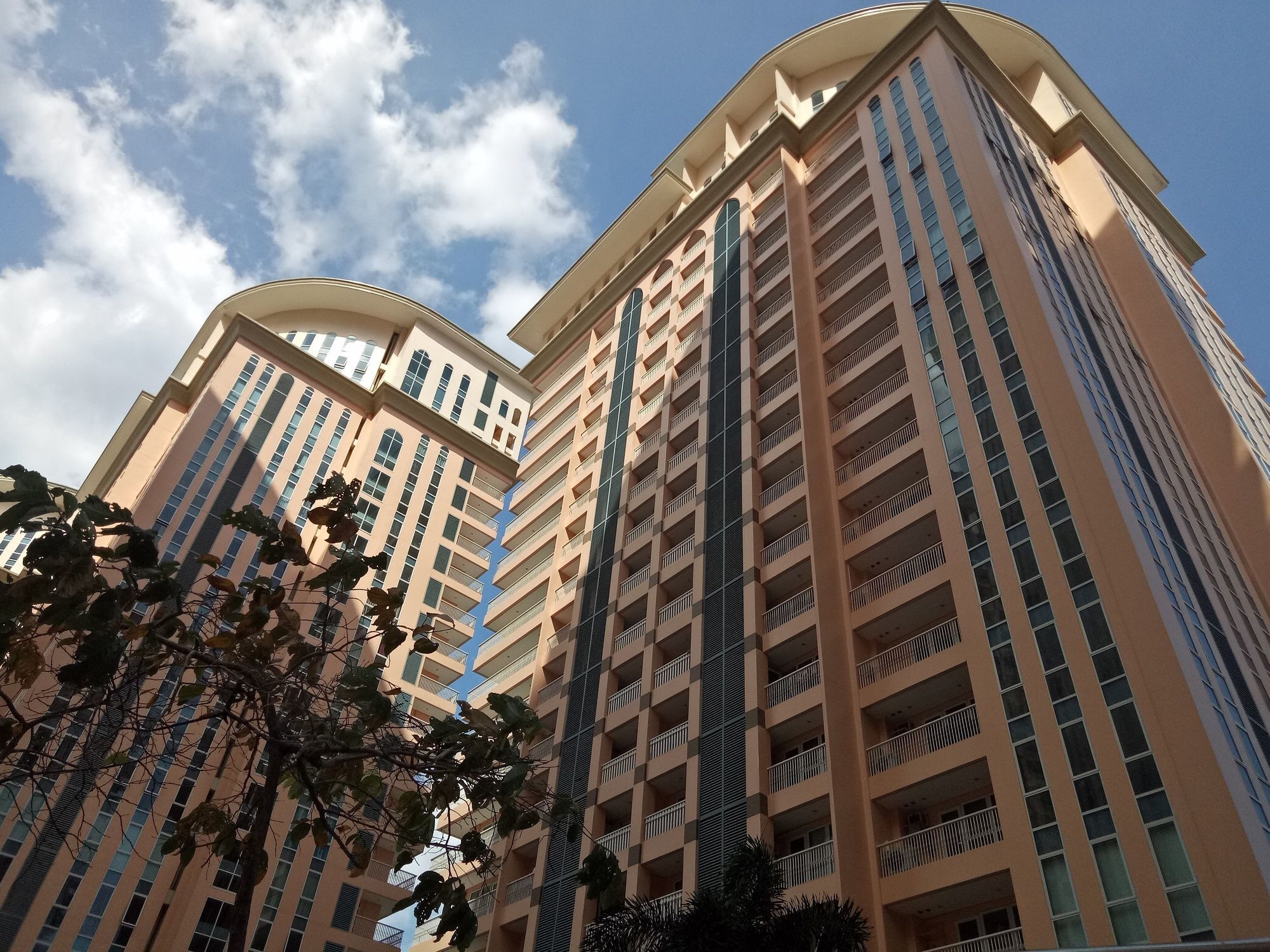 Venice Mckinley Hill Taguig Bgc Exterior photo