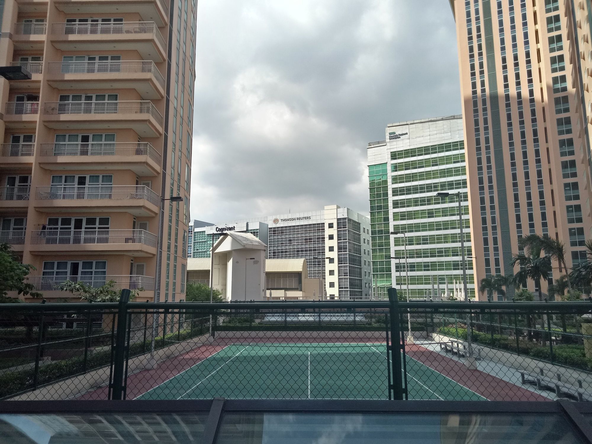 Venice Mckinley Hill Taguig Bgc Exterior photo